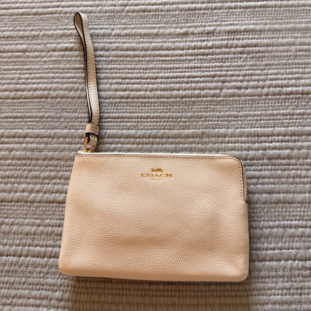 NEW Coach Women's Crossgrain Leather‎ Small Wristlet Light  Gold Tone Hardware